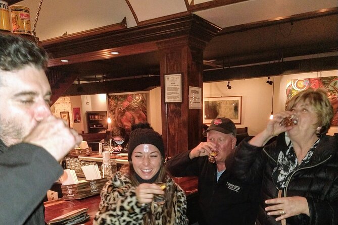Late Night Savannah Haunted Pub Crawl - Exploring Savannahs Haunted Pubs