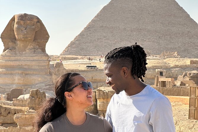 Layover Tour to the Pyramids, Egyptian Museum and The Old Bazaar - Expert Tour Guides