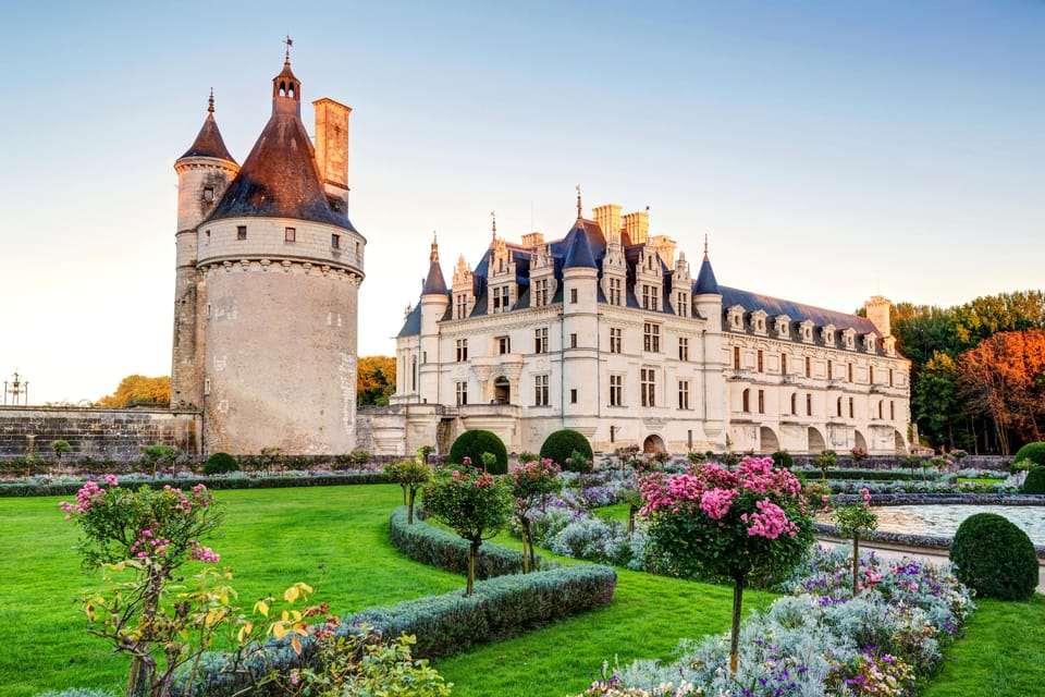 Loire Castle Wine Tasting Tour - Itinerary Highlights