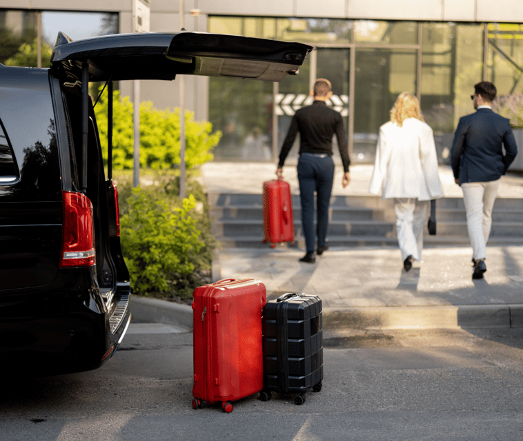 London: Luggage Pick Up, Storage and Drop Off Service - Tracking and Security