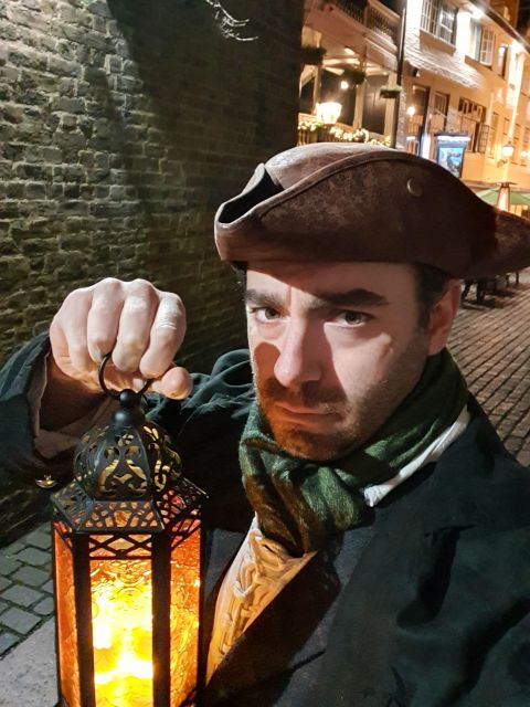 London: the Cloak & Dagger Tour: History Brought to Life! - Encounter Theatrical History Figures