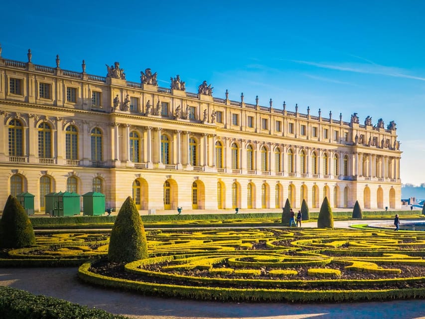 Luggage Storage Service Close to Palace of Versailles - Multilingual Accessibility