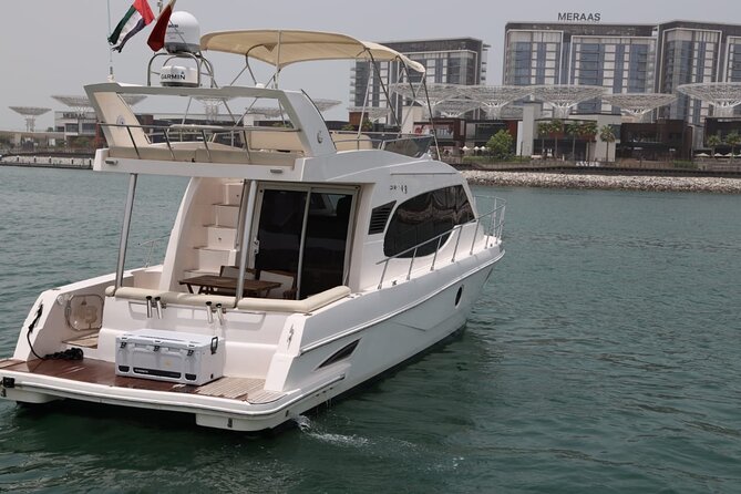 Luxury Yacht Charter : Dubai Marina, Atlantis The Palm & Burj Al Arab - Key Amenities Offered