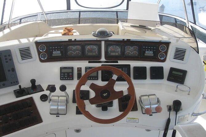 Luxury Yacht Rental in Cartagena De Indias Sea Ray 56 - Inclusions and Additional Offerings