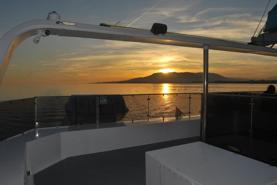 Malaga: Sailing Catamaran Sunset Cruise With Live DJ & Drink - Captivating Coastal Scenery