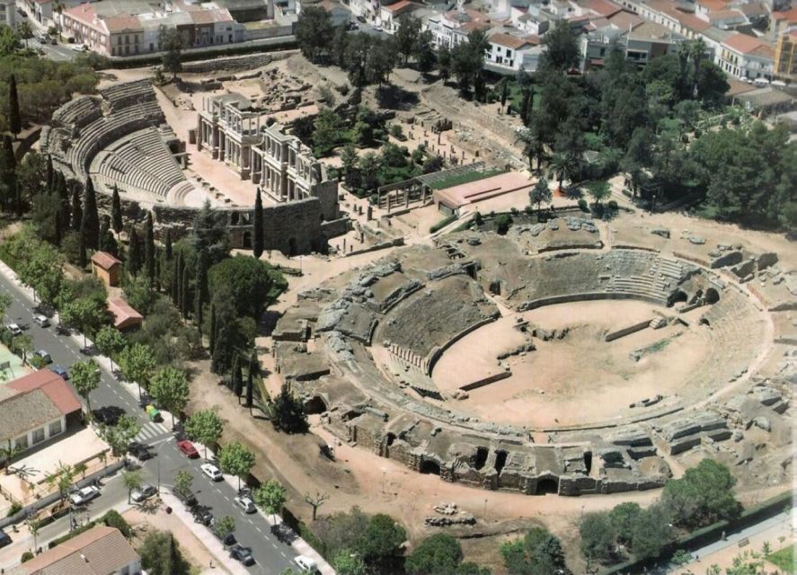 Merida: Roman Theater and Amphitheater Guided Tour - Exploring the Roman Theater