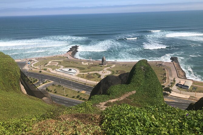 Miraflores and Barranco Private Bike Tour - Exploring Miraflores Neighborhood