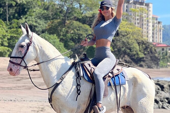 Miro Jaco & Jaco Beach Horseback Tour - Meeting and Pickup