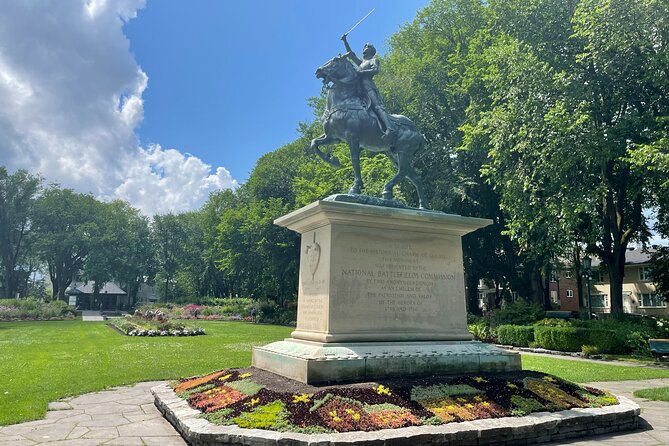 Montcalm & St. Jean Baptiste Districts Walking Tour (2,5h) - Meeting and End Points