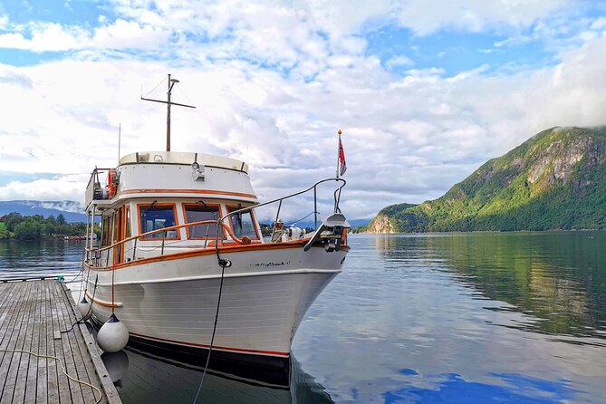 Mostraumen Private Pontoon Cruise - Transportation Arrangement