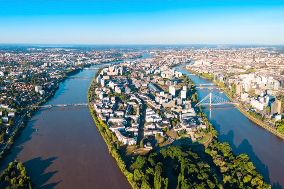 Nantes: First Discovery Walk and Reading Walking Tour - Itinerary Highlights