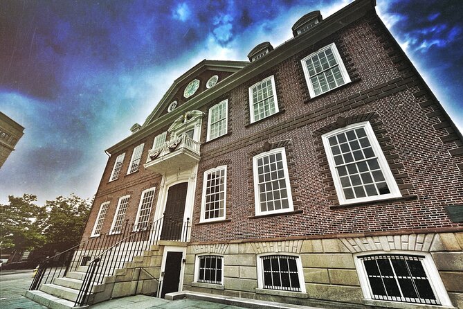 Newport Ghosts: Seaside Hauntings and Hags Tour - Meeting and End Points