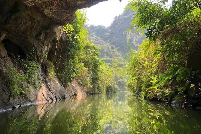 NINH BINH 1 Day Trip - Exploring Hoa Lu Temples