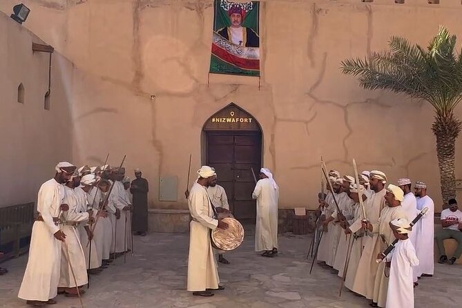 Nizwa Fort-Nizwa Souq-Birkat Al Mouz-Jebel Akhdar - Private Full Day Tour - Highlights of Nizwa Fort
