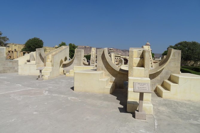One Day Jaipur Local Sightseeing Trip by Cab - Customization Options Available
