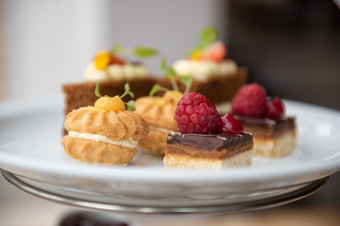 Oxford University Walking Tour With Afternoon Tea - Inclusions