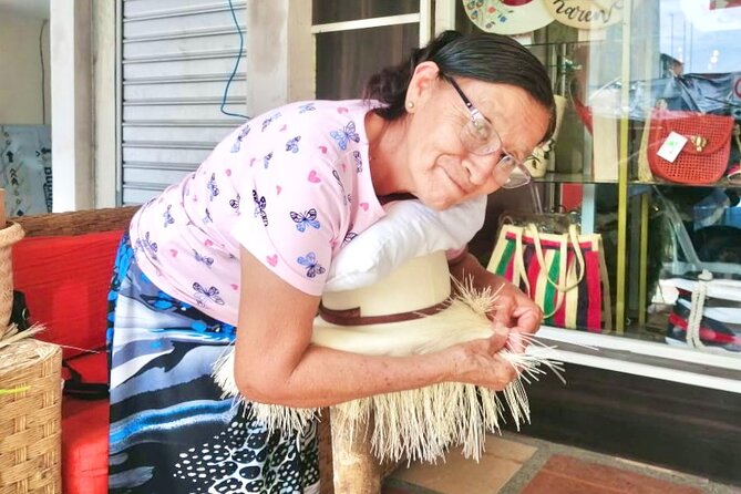 Panama Hat Maker, Artisan Goods, Museum, Beachfront Local Cuisine. SHORE TOUR - Location and Rating