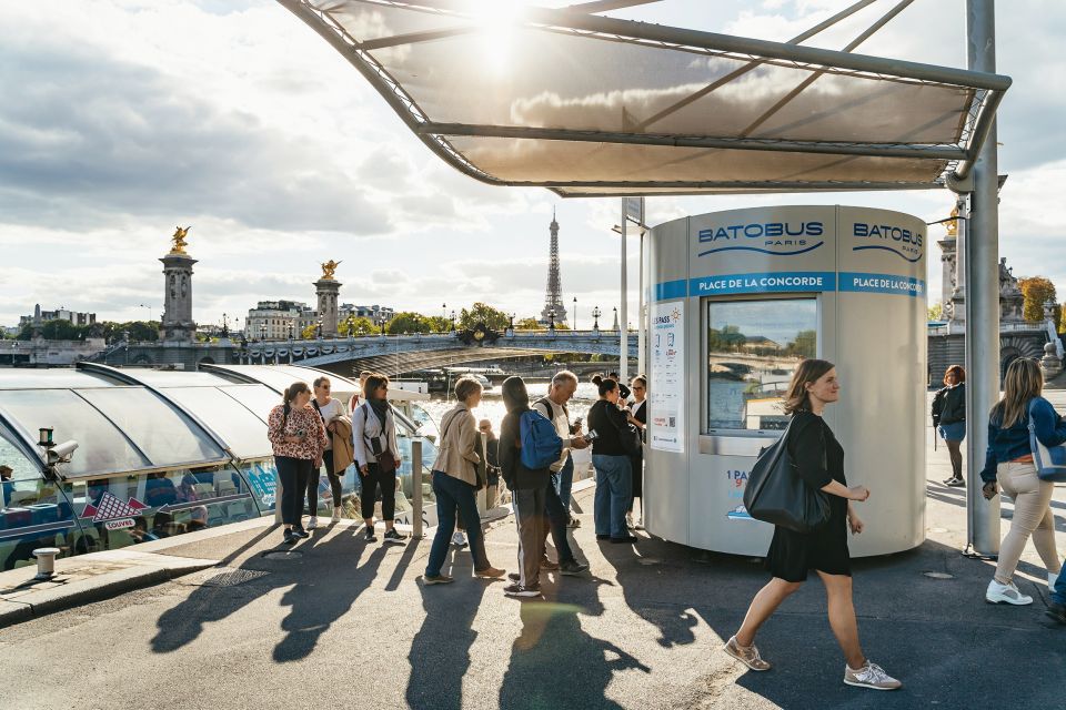 Paris: Batobus Hop-On Hop-Off Sightseeing Cruise - Exploring Iconic Parisian Sights