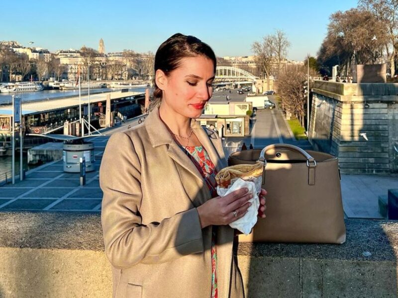Paris: Day or Sunset Cruise With Drink, Ice Cream or Dessert - Experience Highlights