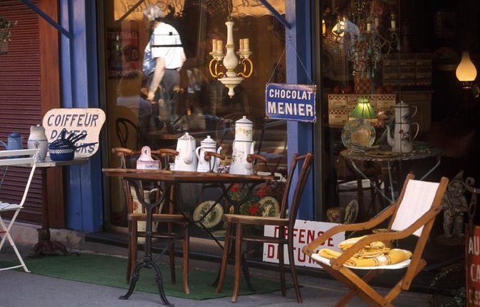 Paris Iconic Saint Ouen Flea Market Small Group Walking Tour - Scope and Scale of the Market