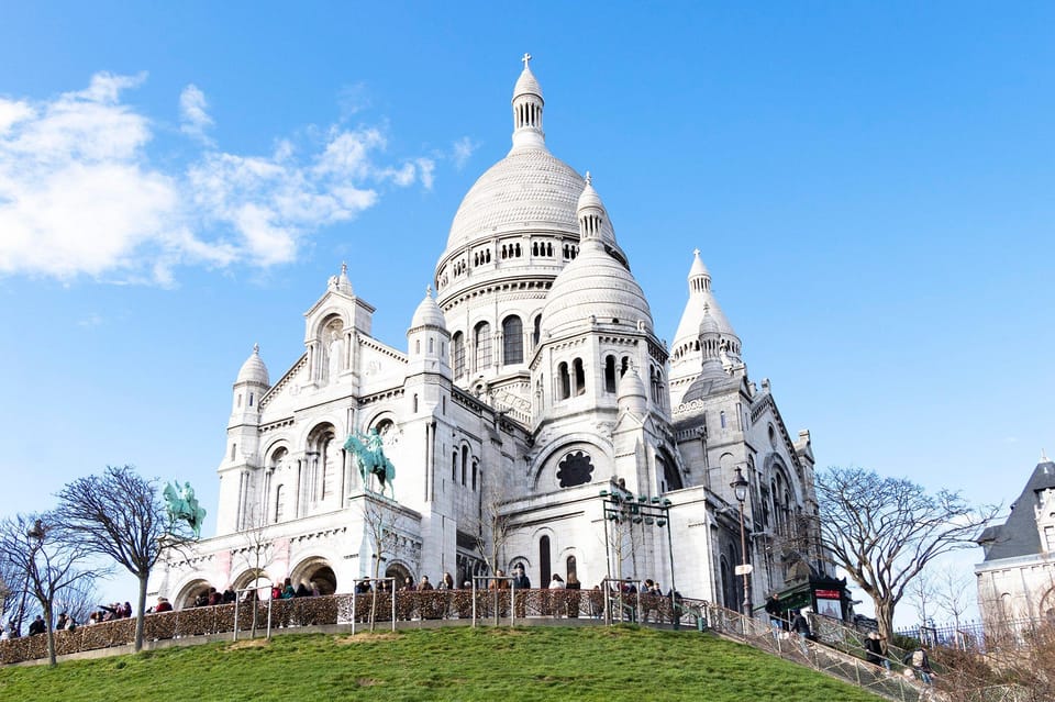 Paris: Montmartre and Sacre Coeur Tour With a Local Guide - Experience Highlights