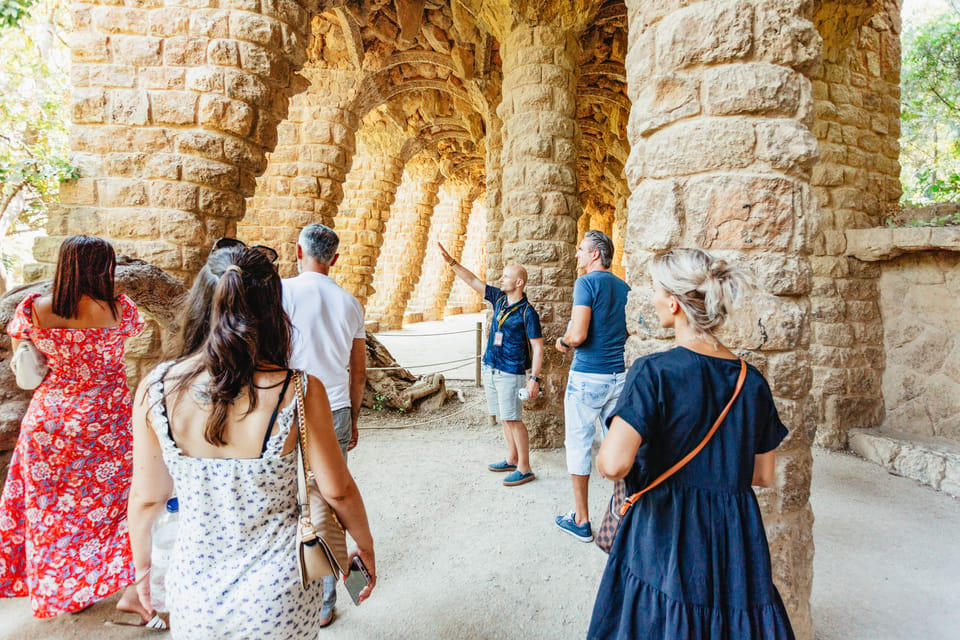 Park Güell: Exclusive Guided Tour With Priority Access - Key Features of Park Güell