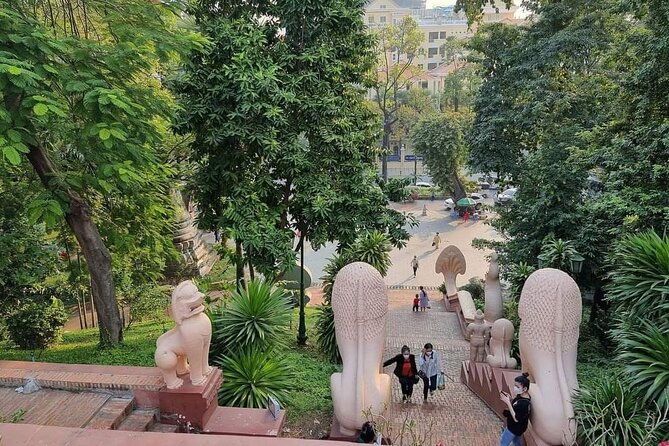 Phnompenh a Day Tour Excursive With Guide and Driver - Inclusions and Amenities