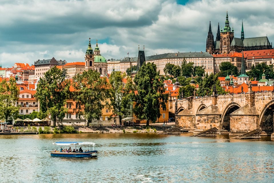 Prague: 45-Minute Sightseeing Cruise to Devils Channel - Cruise Highlights