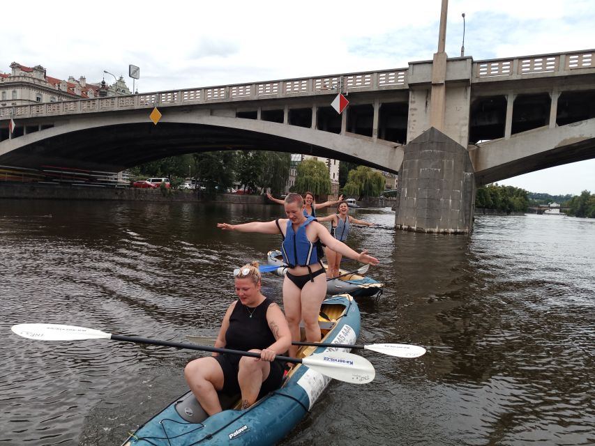 Prague: City Center Canoe Tour - Tour Features