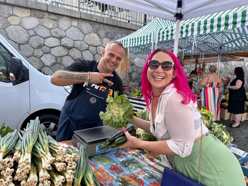 Prague: Farmers Market and Brunch Class With Celebrity Chef - Exploring the Farmers Market