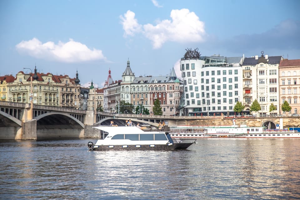 Prague: Private River Cruise With Unlimited Beer or Prosecco - Pricing and Booking Options