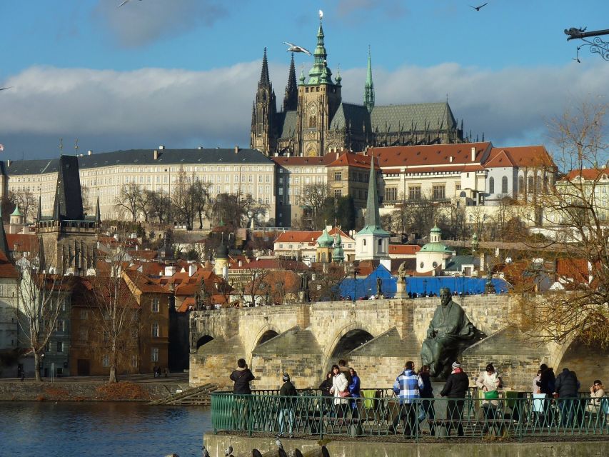 Prague Sightseeing Tour With Lunch - Experience and Itinerary