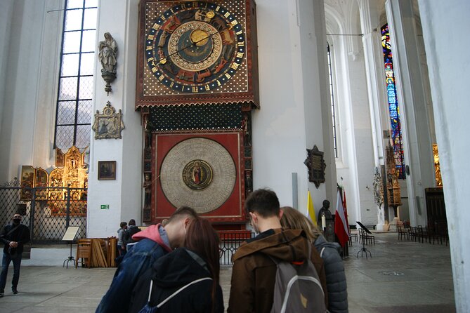Private 2-Hour Tour With City Game in GdańSk - Included Amenities