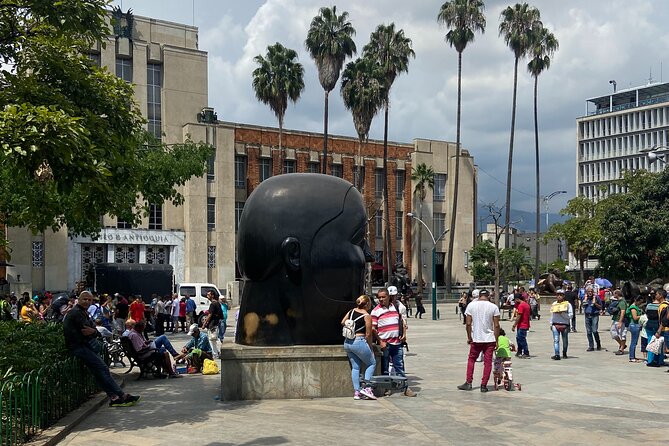 Private City and Graffiti Tour. - Plaza Botero