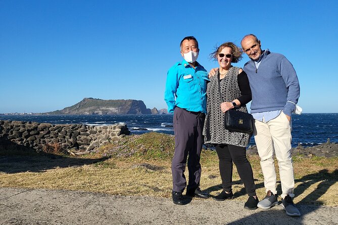 Private Day Jumbo Taxi Tour Experienced Driver in Jeju Island - Accessibility and Accommodations
