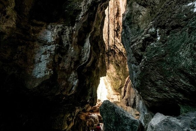 Private Day Tour Rangko Cave -Batu Cermin Cave - Features of Rangko Cave