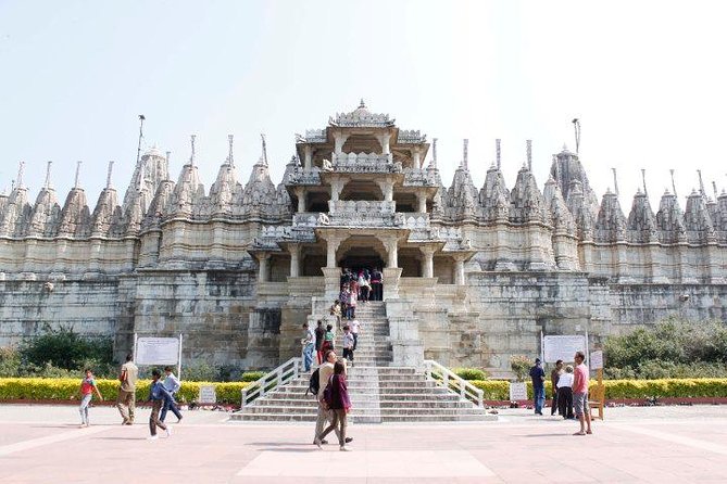 Private Full-Day Tour to Ranakpur and Kumbalgarh From Udaipur - Itinerary Overview