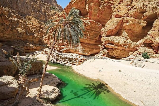 Private Full-Day Wadi Shab and Bimmah Sinkhole Tour - Bimmah Sinkhole Experience