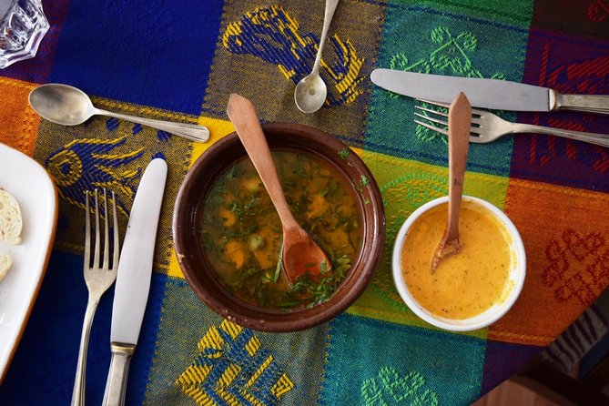 Private Market Tour and Traditional Chilean Cooking Class in a Local Home - Hosts Culinary Expertise