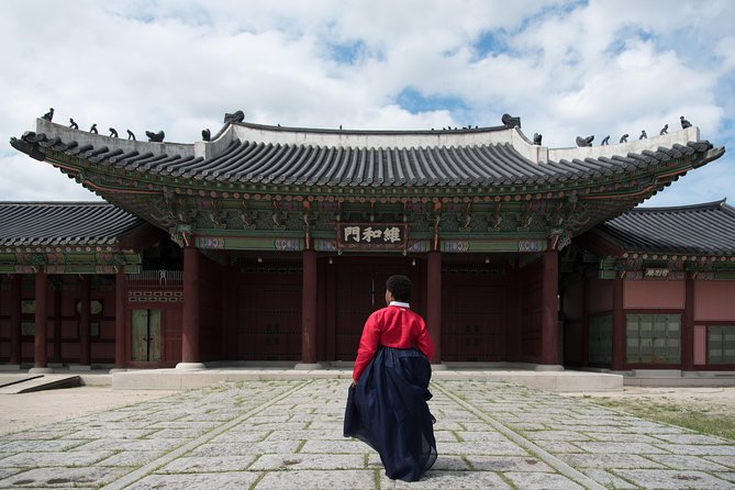 Private Palace Photo Shoot in Seoul With a Photographer - Meeting and Pickup Details