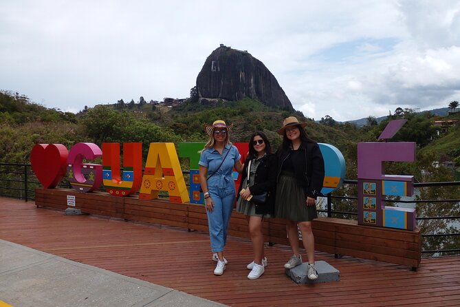 Private Peñol-Guatape Tour: With Lunch and Boat - Itinerary Highlights