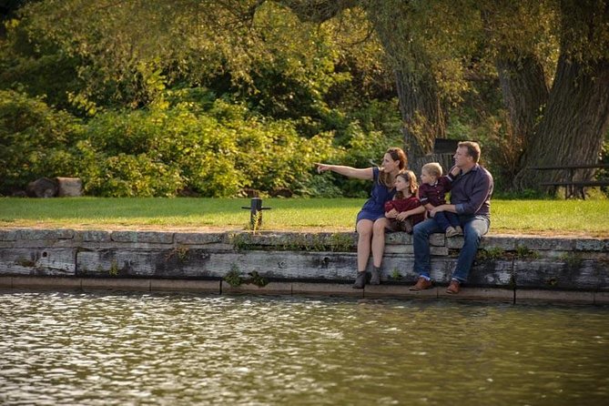 Private Photo Session With a Local Photographer in Kingston, Canada - Pricing and Booking Information