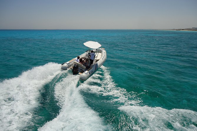 Private Speed Boat Trip In Hurghada - Onboard Amenities