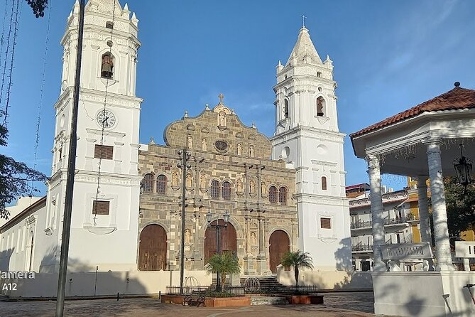 Private Tour in the Old City and Panama Canal - Miraflores Locks Experience