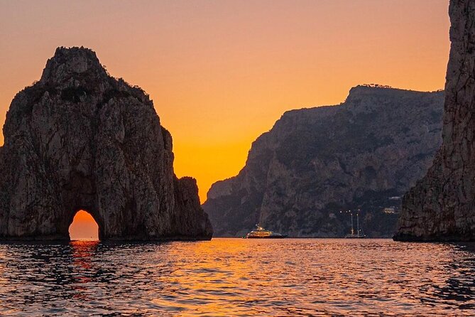 Private Tour of Capri by Boat at Sunset With Aperitif - Scenic Cruise Around Capri