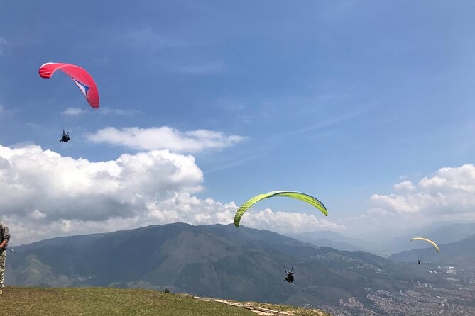 Private Tour to Guatapé, El Peñol + Paragliding!! - Taking in Guatapes Vibrant Culture
