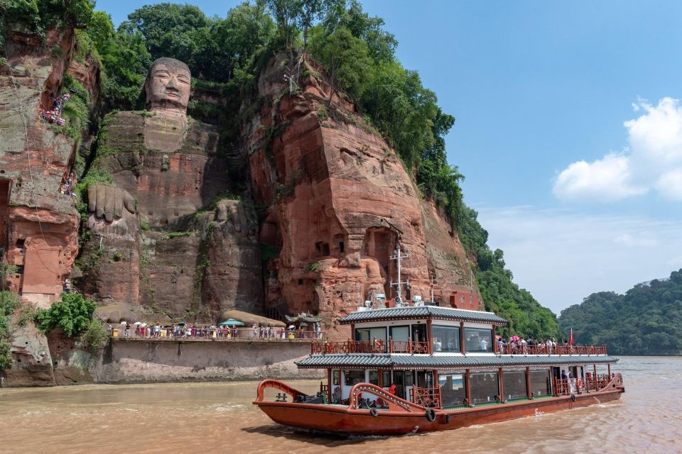 Private Tour to Leshan Giant Buddha & Huanglongxi Old Town - Itinerary and Experience