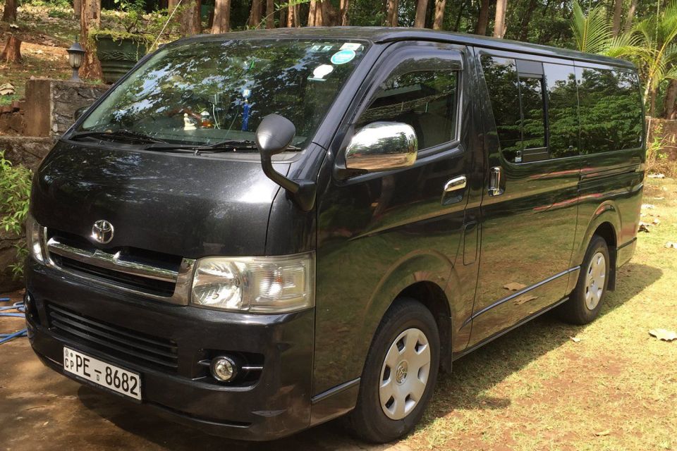 Private Transfer Between Airport CMB and Colombo by Van - Vehicle and Capacity