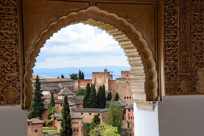 Private Walking Tour of Alhambra and Granada City Center - Requirements