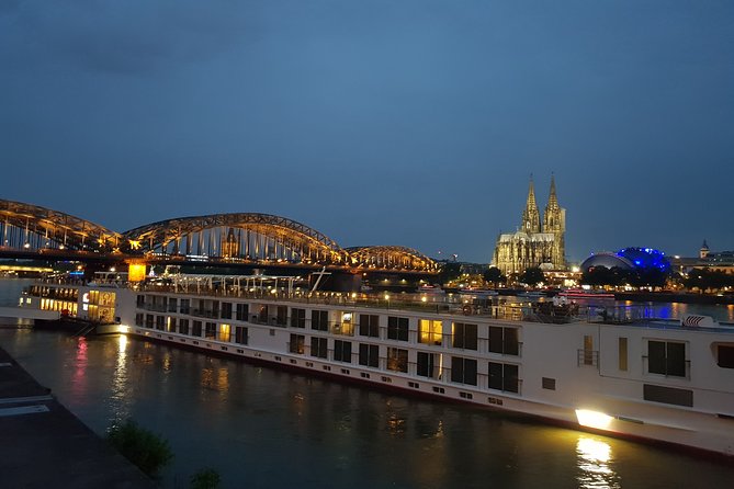 Private Walking Tour of Colognes Old Town - Tour Experience